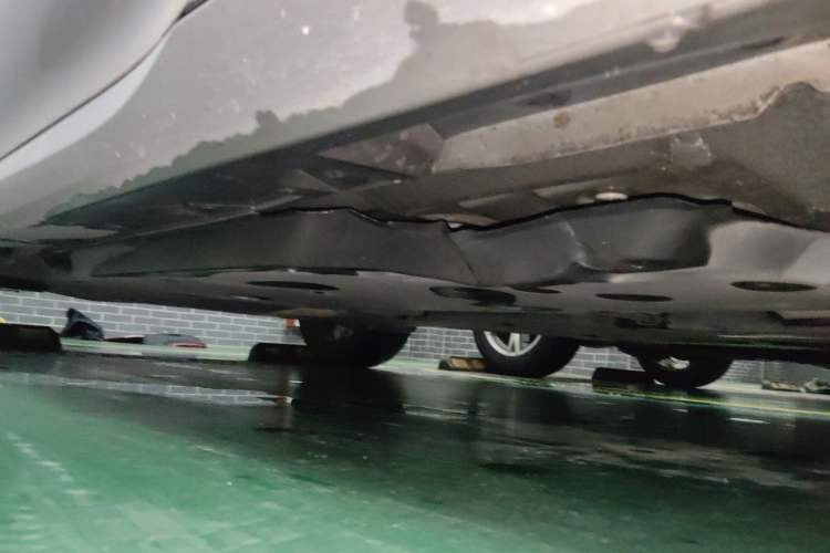 Used Toyota Avalon 2019 Dual-Engine 2.5L Limited Flagship Edition China V Standard Chassis Front Right