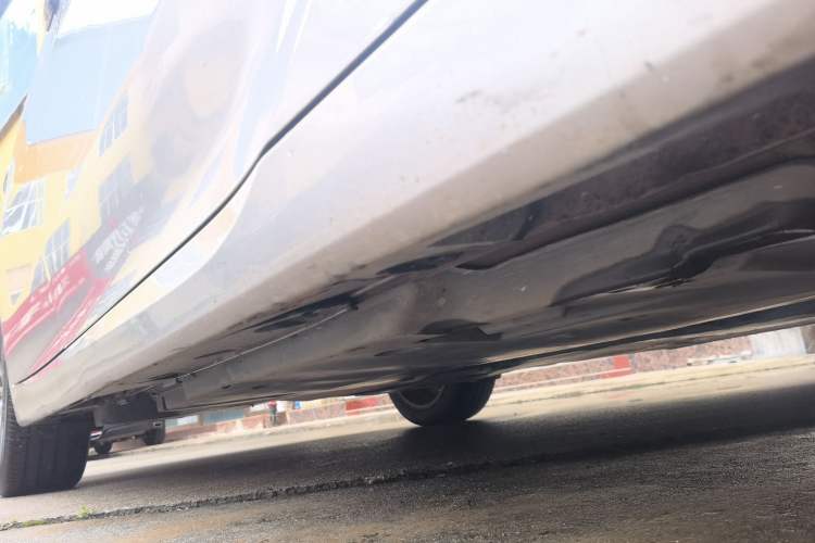 Used Toyota Avalon 2019 2.5L Touring Premium Version China VI Standard Chassis Front Right