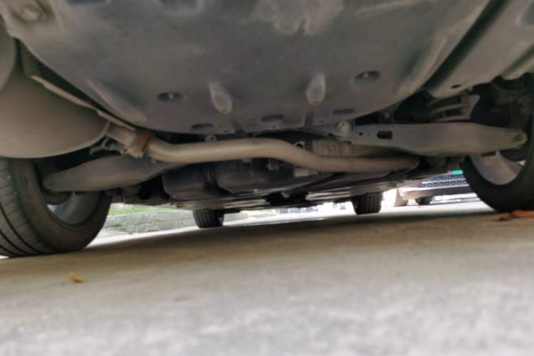 Used Toyota Avalon 2019 Dual-Engine 2.5L XLE Prestige Version China VI Standard Chassis Rear