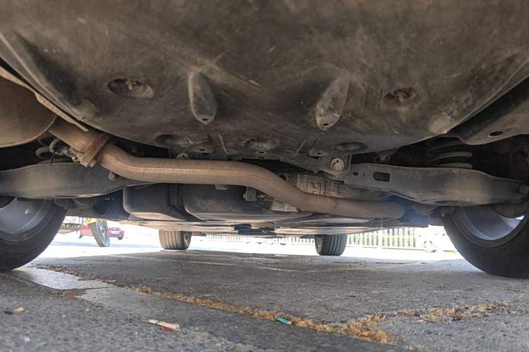 Used Toyota Avalon 2019 Dual-Engine 2.5L XLE Prestige Version China VI Standard Chassis Rear