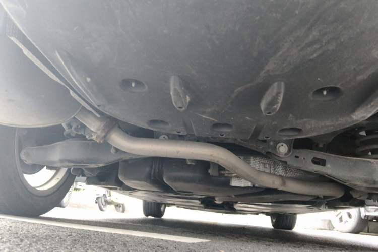 Used Toyota Avalon 2019 Dual-Engine 2.5L Luxury Edition China V Standard Chassis Rear