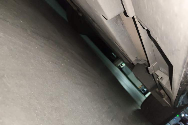 Used Toyota Avalon 2019 Dual-Engine 2.5L XLE Prestige Version China VI Standard Chassis Rear Left