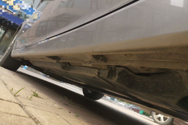 Used Toyota Avalon 2019 Dual-Engine 2.5L Luxury Edition China VI Standard Chassis Rear Left