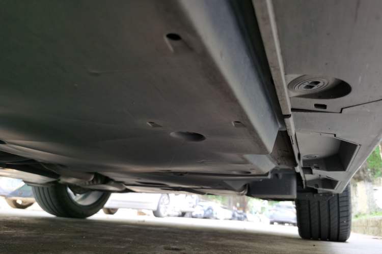Used Toyota Avalon 2019 Dual-Engine 2.5L XLE Prestige Version China VI Standard Chassis Rear Left