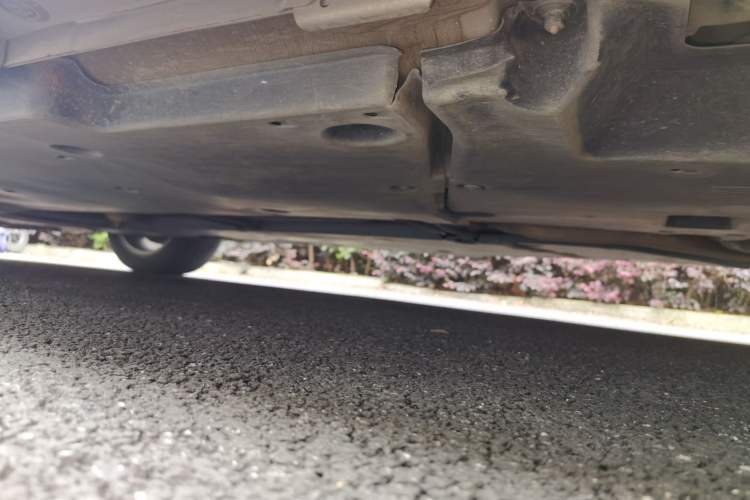 Used Toyota Avalon 2019 Dual-Engine 2.5L Luxury Edition China VI Standard Chassis Rear Left