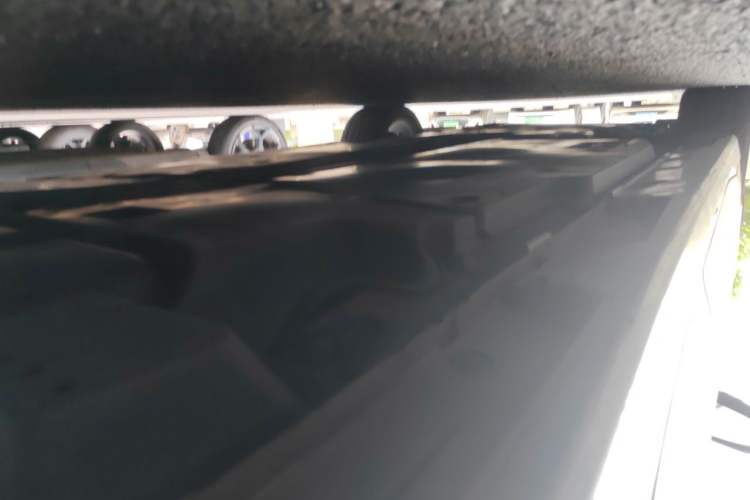 Used Toyota Avalon 2019 Dual-Engine 2.5L XLE Prestige Version China VI Standard Chassis Rear Left
