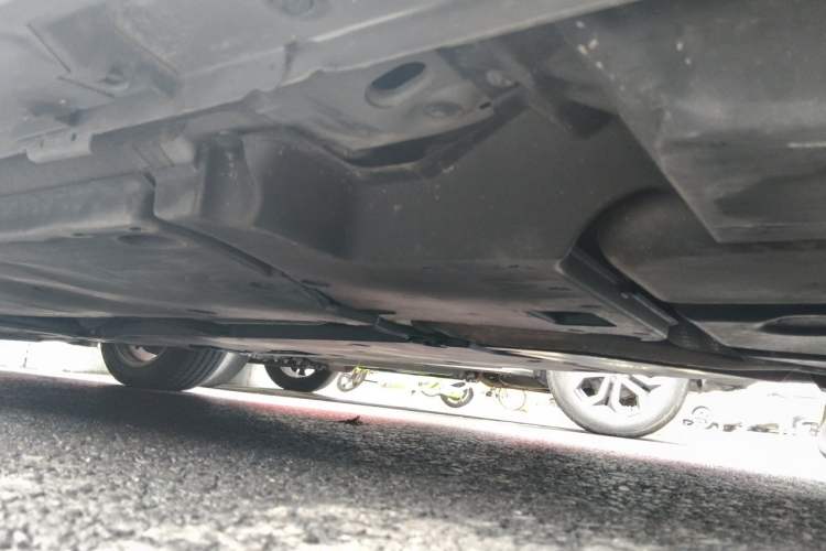 Used Toyota Avalon 2019 Dual-Engine 2.5L Luxury Edition China V Standard Chassis Rear Left