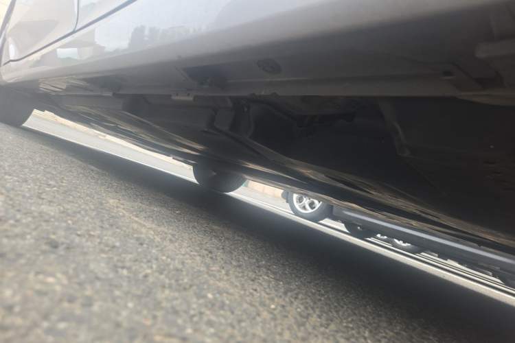 Used Toyota Avalon 2019 2.5L Touring Premium Version China VI Standard Chassis Rear Left