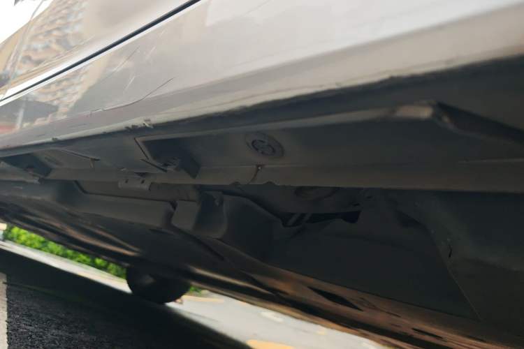 Used Toyota Avalon 2019 2.5L Touring Premium Version China VI Standard Chassis Rear Left