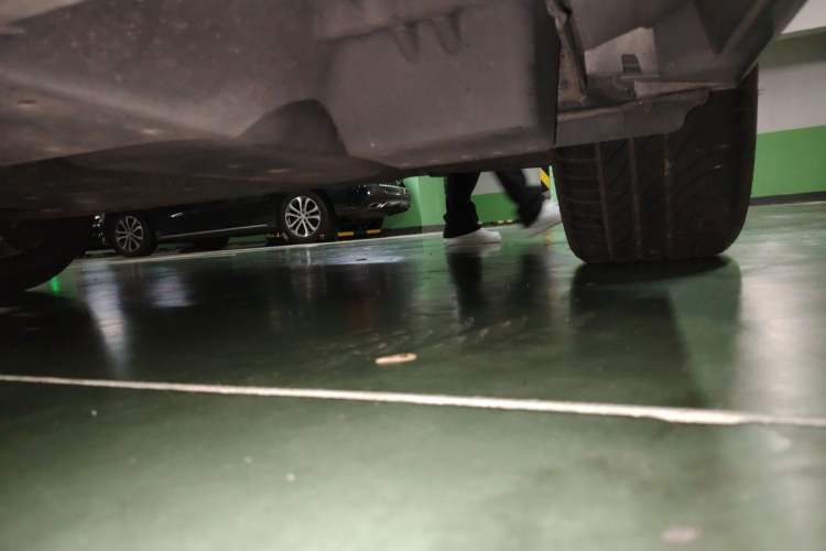Used Toyota Avalon 2019 Dual-Engine 2.5L XLE Prestige Version China V Standard Chassis Rear Left
