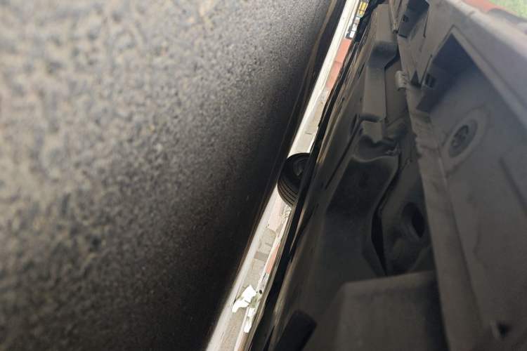 Used Toyota Avalon 2019 Dual-Engine 2.5L XLE Prestige Version China V Standard Chassis Rear Left