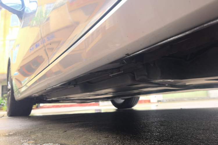 Used Toyota Avalon 2019 2.5L Touring Premium Version China VI Standard Chassis Rear Left
