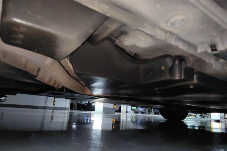 Used Toyota Avalon 2019 Dual-Engine 2.5L Luxury Edition China VI Standard Chassis Rear Right