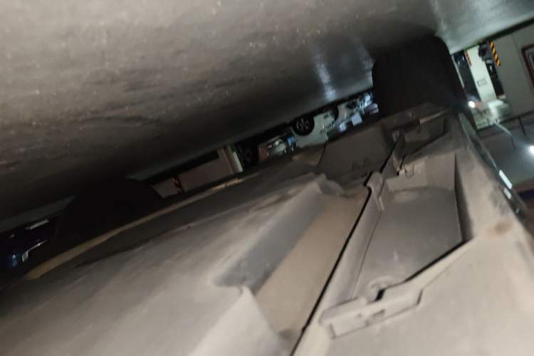 Used Toyota Avalon 2019 Dual-Engine 2.5L XLE Prestige Version China VI Standard Chassis Rear Right