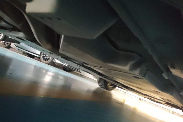 Used Toyota Avalon 2019 Dual-Engine 2.5L Luxury Edition China VI Standard Chassis Rear Right