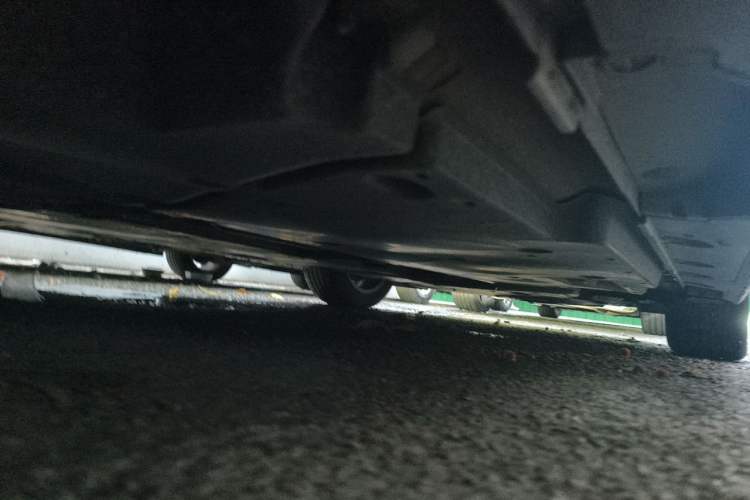 Used Toyota Avalon 2019 2.0L Luxury Edition China VI Standard Chassis Rear Right
