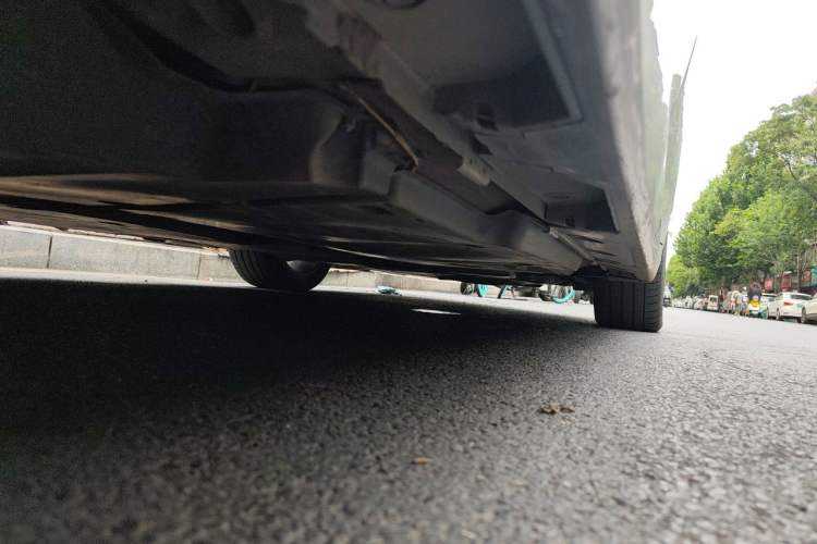 Used Toyota Avalon 2019 Dual-Engine 2.5L XLE Prestige Version China VI Standard Chassis Rear Right