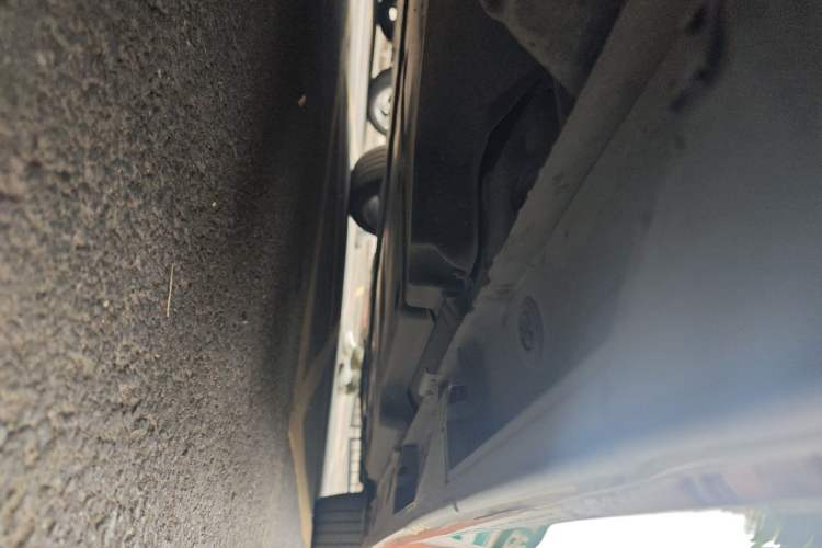 Used Toyota Avalon 2019 Dual-Engine 2.5L XLE Prestige Version China V Standard Chassis Rear Right