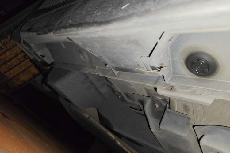 Used Toyota Avalon 2019 Dual-Engine 2.5L XLE Prestige Version China VI Standard Chassis Rear Right