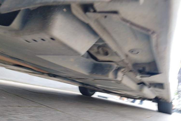 Used Toyota Avalon 2019 2.5L Touring Premium Version China VI Standard Chassis Rear Right
