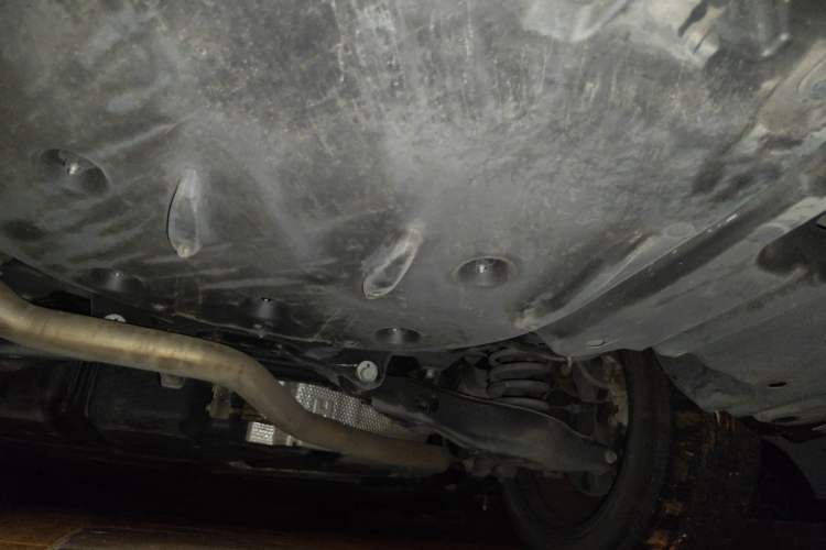 Used Toyota Avalon 2019 Dual-Engine 2.5L XLE Prestige Version China VI Standard Chassis Rear