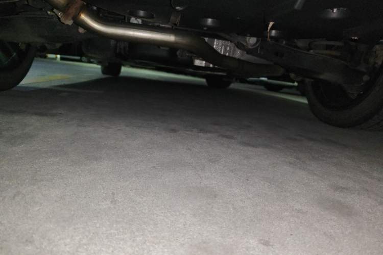 Used Toyota Avalon 2019 Dual-Engine 2.5L XLE Prestige Version China VI Standard Chassis Rear
