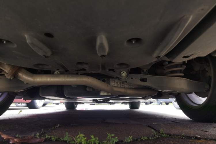 Used Toyota Avalon 2019 Dual-Engine 2.5L Luxury Edition China VI Standard Chassis Rear
