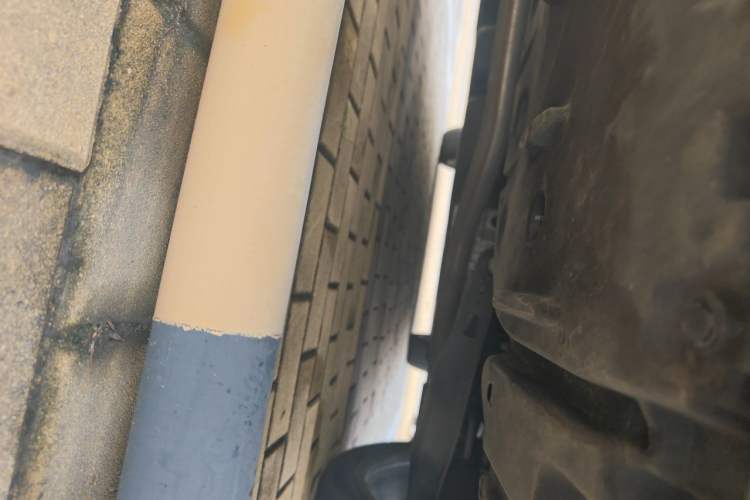Used Toyota Avalon 2019 Dual-Engine 2.5L XLE Prestige Version China VI Standard Chassis Rear