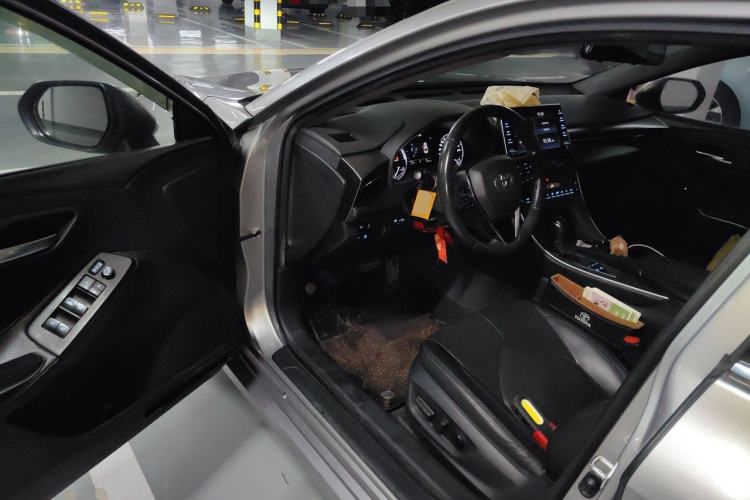 Used Toyota Avalon 2019 Dual-Engine 2.5L Luxury Edition China VI Standard Driver Seat