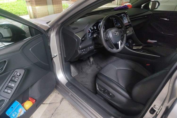 Used Toyota Avalon 2019 Dual-Engine 2.5L Luxury Edition China VI Standard Driver Seat