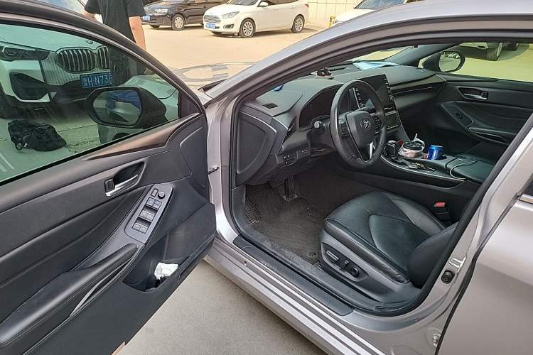 Used Toyota Avalon 2019 2.0L Luxury Edition China VI Standard Driver Seat