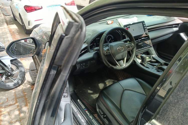 Used Toyota Avalon 2019 2.0L Ambition Edition China VI Driver Seat