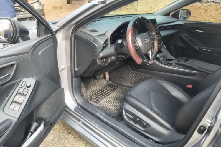 Used Toyota Avalon 2019 Dual-Engine 2.5L Luxury Edition China VI Standard Driver Seat