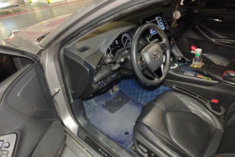 Used Toyota Avalon 2019 Dual-Engine 2.5L XLE Prestige Version China V Standard Driver Seat