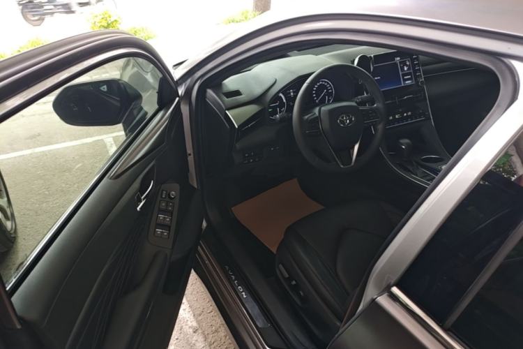 Used Toyota Avalon 2019 Dual-Engine 2.5L XLE Prestige Version China VI Standard Driver Seat