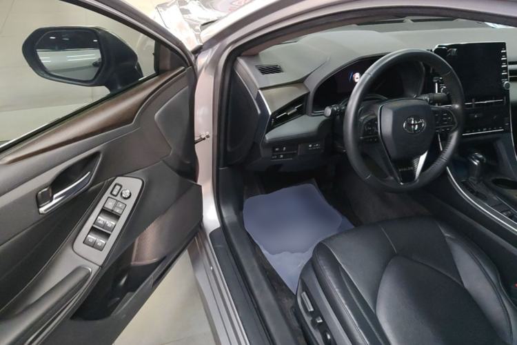 Used Toyota Avalon 2019 2.0L Luxury Edition China VI Standard Driver Seat
