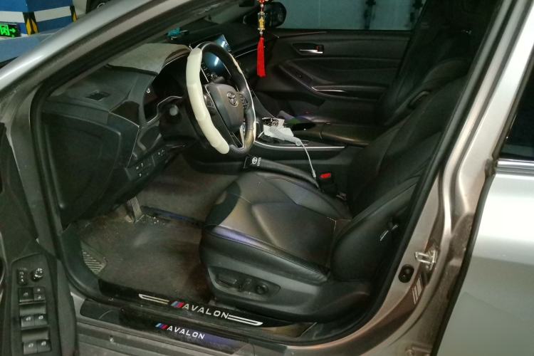 Used Toyota Avalon 2019 2.0L Luxury Edition China VI Standard Driver Seat