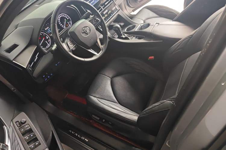 Used Toyota Avalon 2019 2.5L Touring Premium Version China V Standard Driver Seat