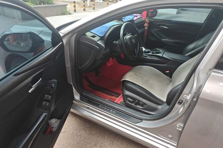 Used Toyota Avalon 2019 2.0L XLE Premium Edition China VI Driver Seat