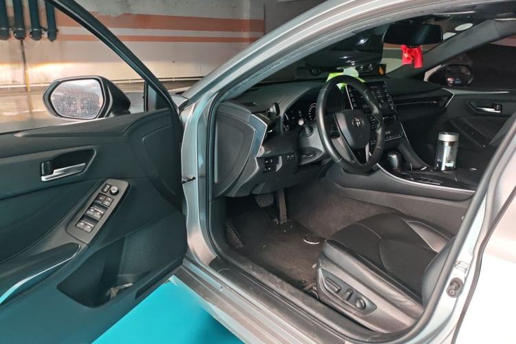 Used Toyota Avalon 2019 Dual-Engine 2.5L Luxury Edition China VI Standard Driver Seat