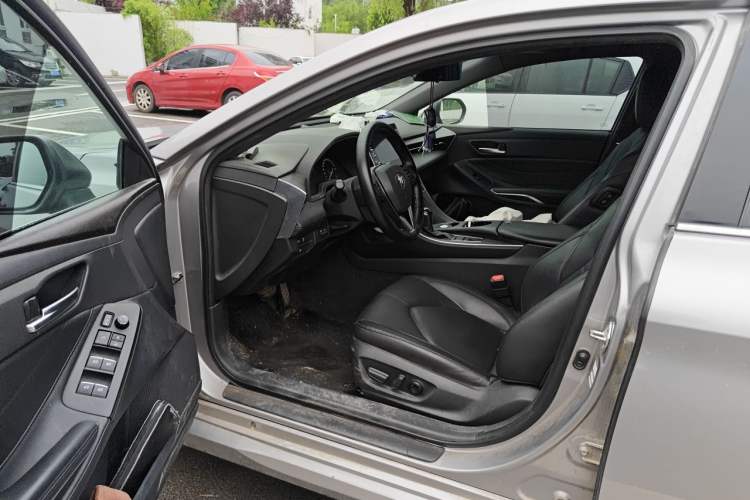 Used Toyota Avalon 2019 2.0L Luxury Edition China VI Standard Driver Seat