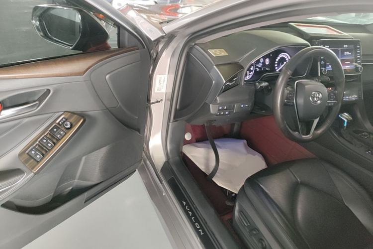 Used Toyota Avalon 2019 2.0L XLE Premium Edition China VI Driver Seat