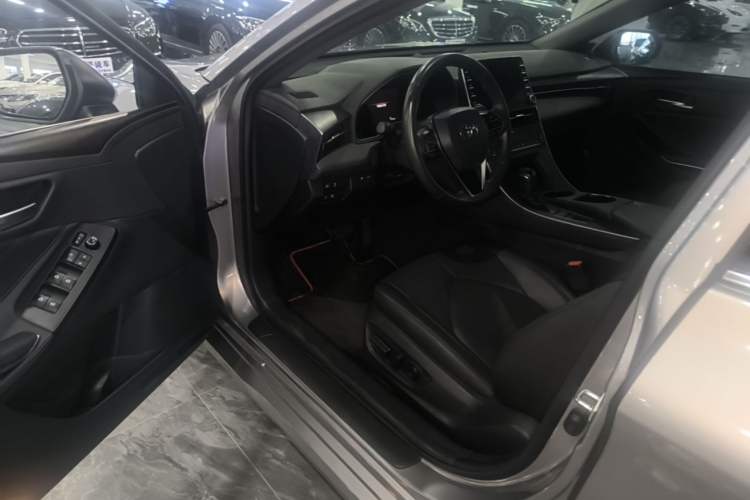 Used Toyota Avalon 2019 2.0L Luxury Edition China VI Standard Driver Seat