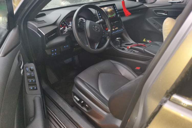 Used Toyota Avalon 2019 2.0L Luxury Edition China VI Standard Driver Seat