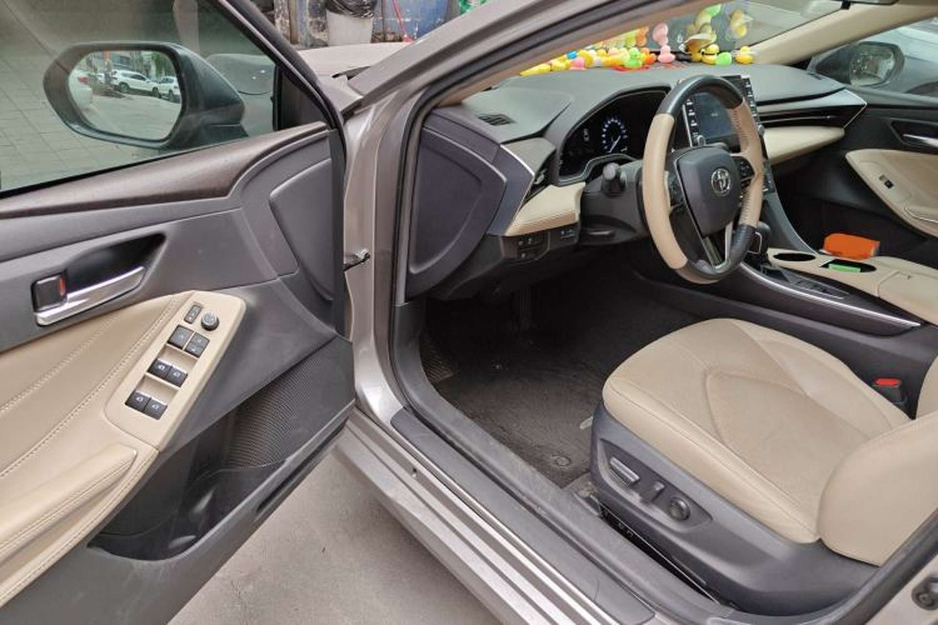 Used Toyota Avalon 2019 2.0L Luxury Edition China VI Standard Driver Seat