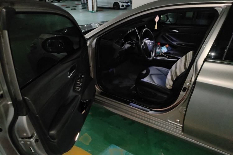 Used Toyota Avalon 2019 2.0L Luxury Edition China VI Standard Driver Seat