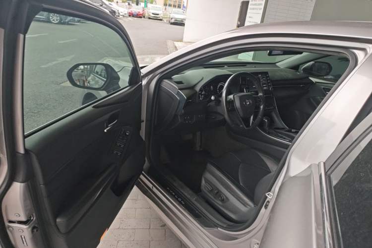 Used Toyota Avalon 2019 2.0L XLE Premium Edition China VI Driver Seat