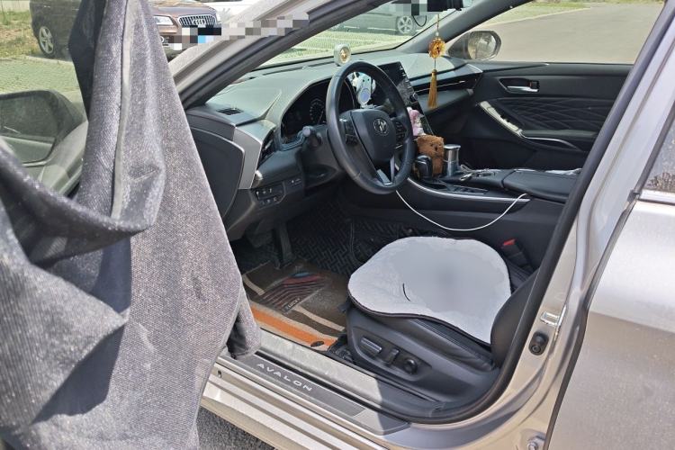 Used Toyota Avalon 2019 Dual-Engine 2.5L XLE Prestige Version China VI Standard Driver Seat