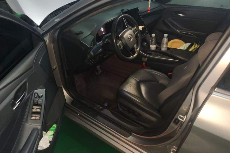 Used Toyota Avalon 2019 Dual-Engine 2.5L Luxury Edition China VI Standard Driver Seat