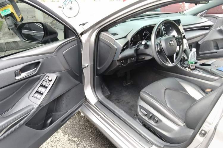 Used Toyota Avalon 2019 Dual-Engine 2.5L Luxury Edition China V Standard Driver Seat